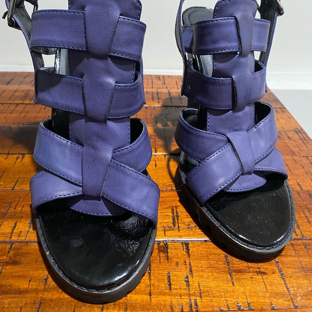 Michael Antonio Edgy Navy Heels